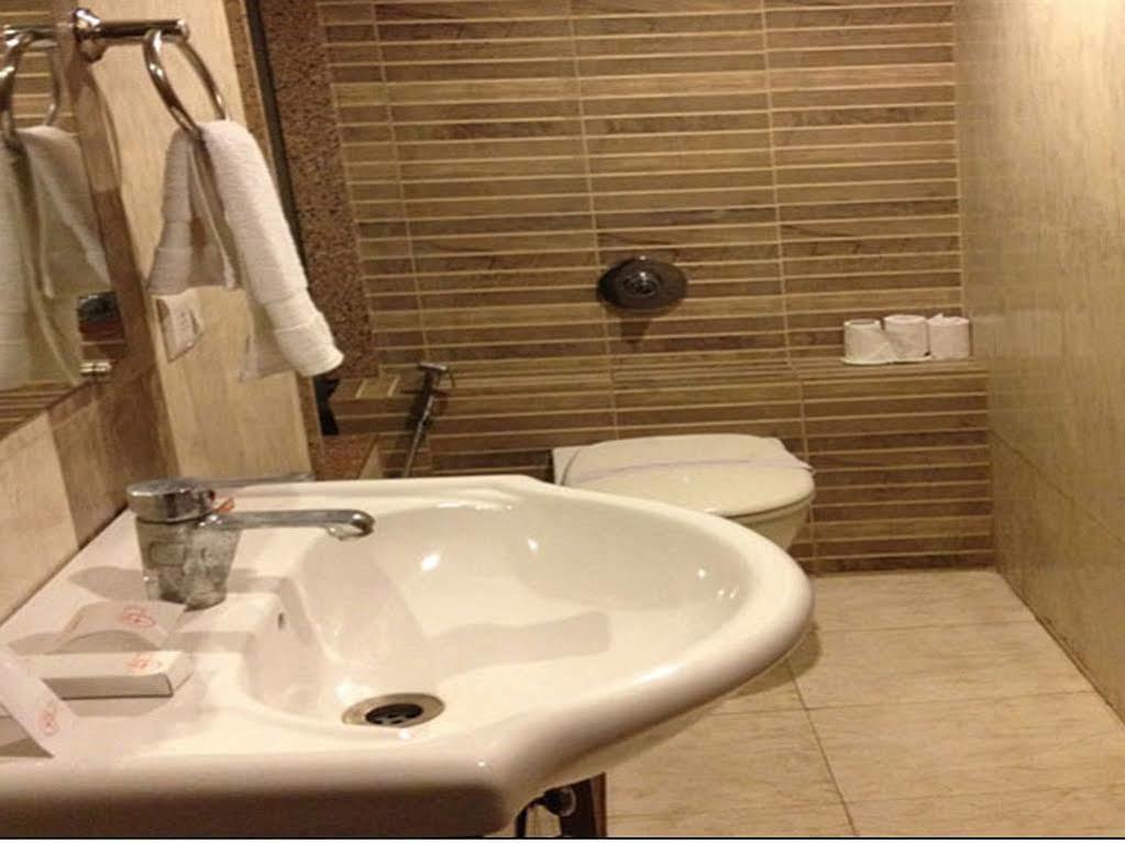 Hotel The W نيودلهي المظهر الخارجي الصورة